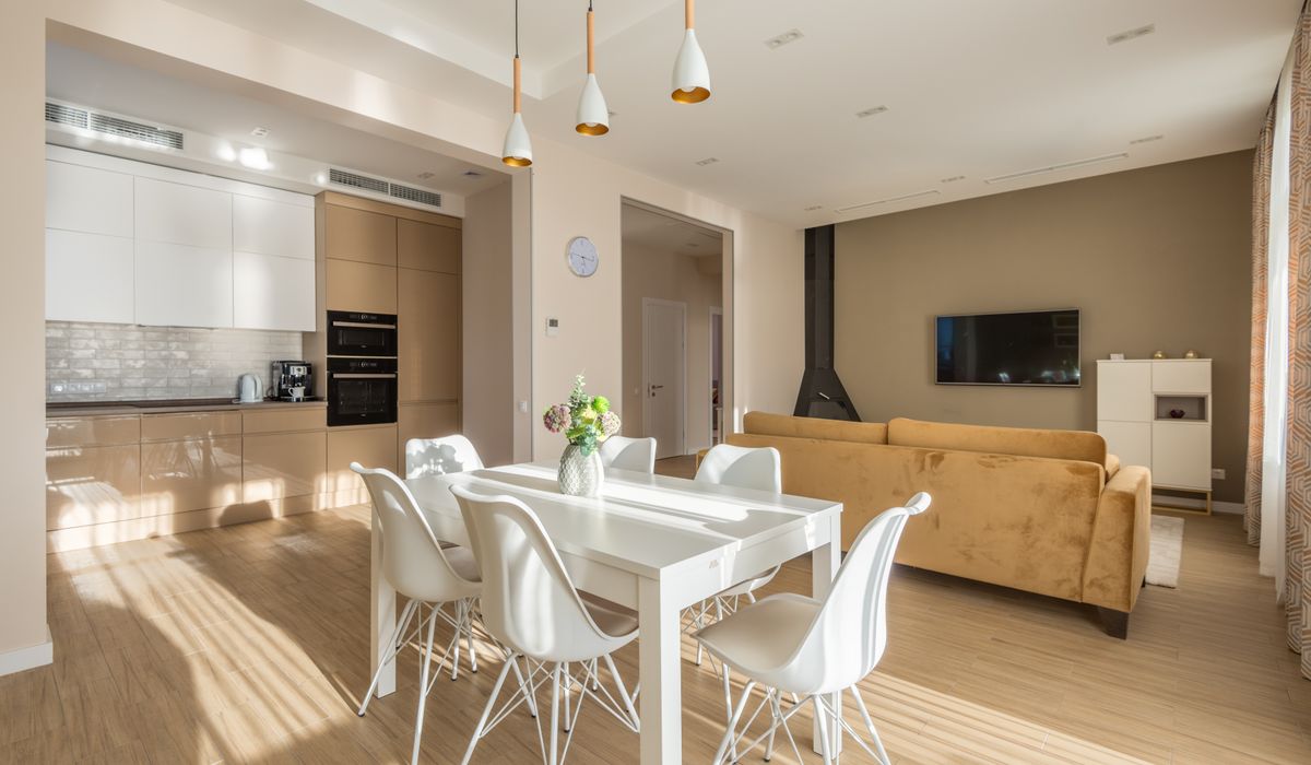 How to light a hallway without natural daylight